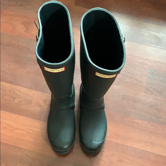 COPY - Hunter Tall Rain Boots (Including Tall Boot Socks) - Picture 4 of 7
